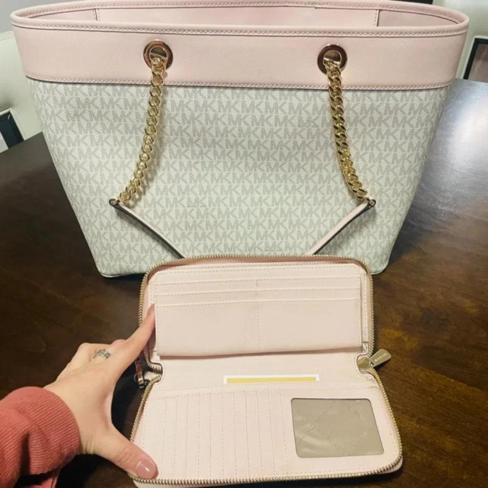 Brand new Michael Kors tote bag with matching wallet - Picture 4 of 4